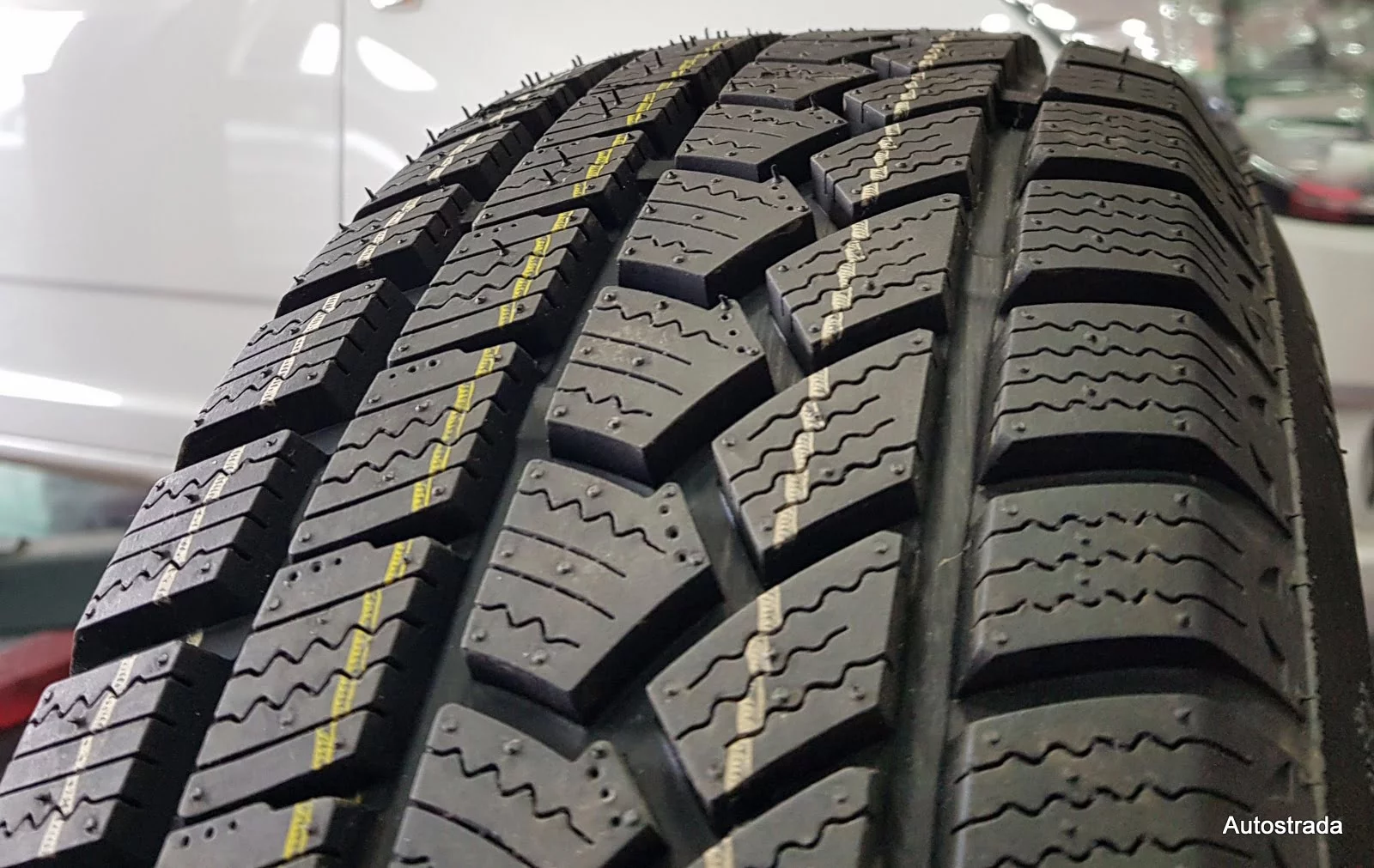 Самые лучшие зимние китайские шины. Ovation w586. Ovation Tyres w586. Ovation w-586 215 60 r17. Оватион 586