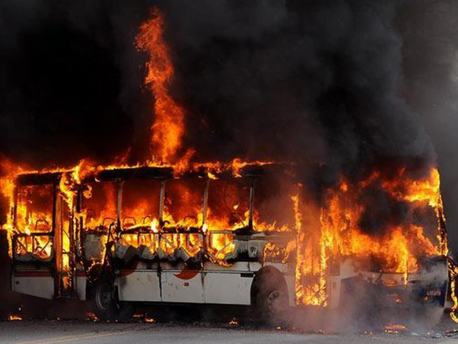 взорвался автобус