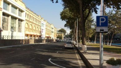 Возле торгового центра "Пойтахт" организована бесплатная парковка - 2 Парковка возле торгового центра Пойтахт, Демира и Капиталбанка на открытой недавно дороге в Ташкенте