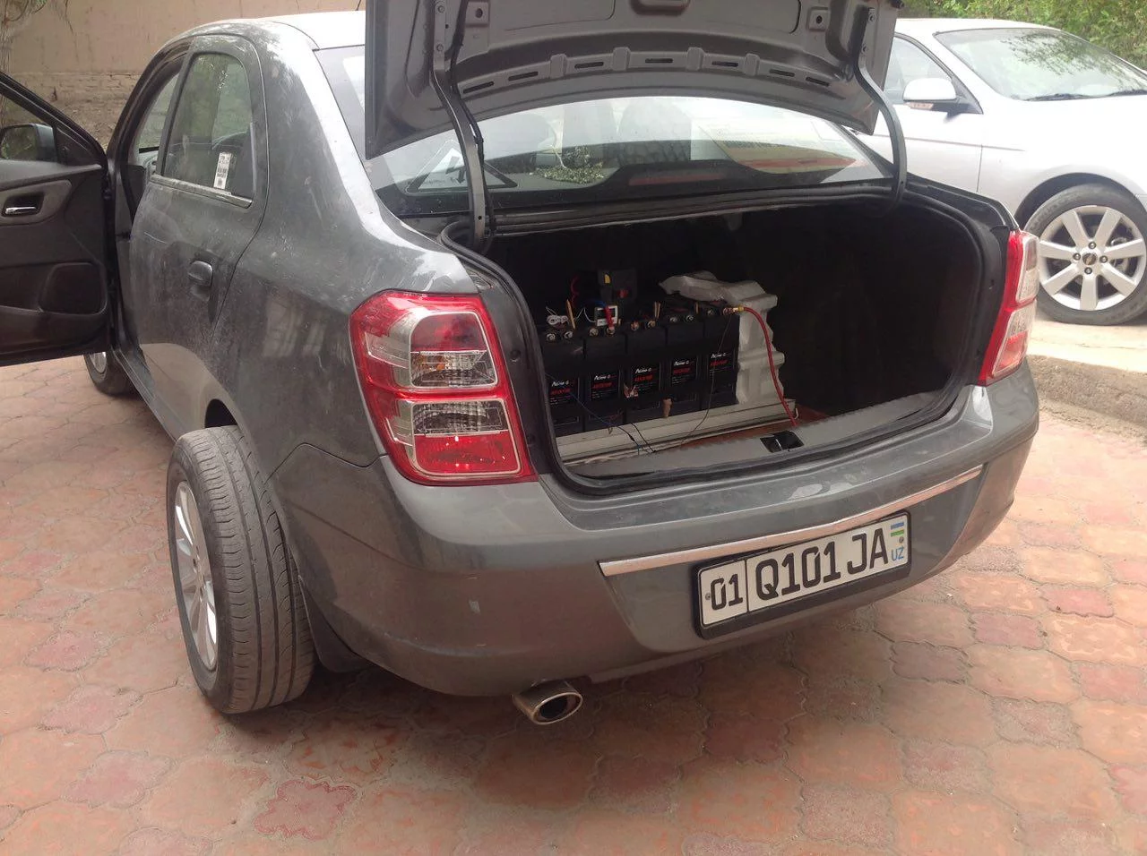 В Ташкенте показали электромобили Spark (фото и видео) Электромобиль Chevrolet Cobalt в Ташкенте