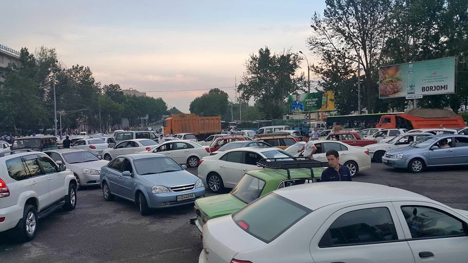 Пробка в Ташкенте - затор на перекрестке Чорсу
