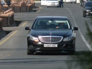 Автомобиль Mercedes-Benz Мерседес-Бенц E-Klasse с номером 01 003 VSC принадлежит МВД Узбекистана