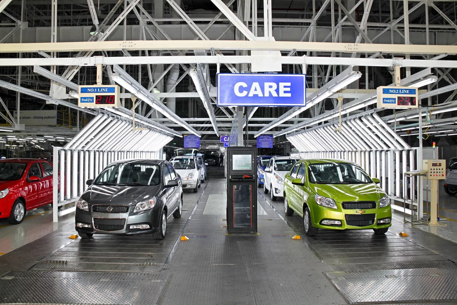 Президент лишил GM Uzbekistan преференций — завод будет платить все налоги, кроме НДС Chevrolet Nexia 3 и Ravon Nexia R3 на заводе GM Uzbekistan