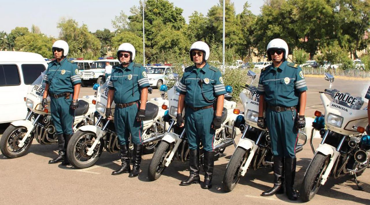 инспекторы ГАИ на мотоциклах в Узбекистане — Дорожная полиция ДПС в Ташкенте