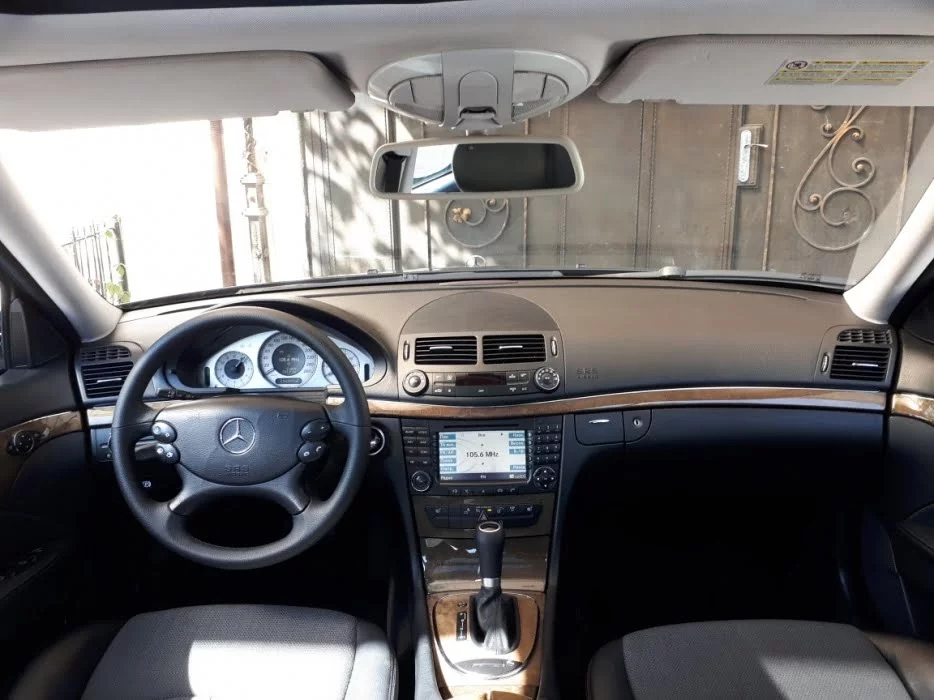 Сколько стоит Mercedes в Узбекистане? Mercedes-Benz W211 E200 / 2008 год / пробег: 157,00 км / цена: 26,000$