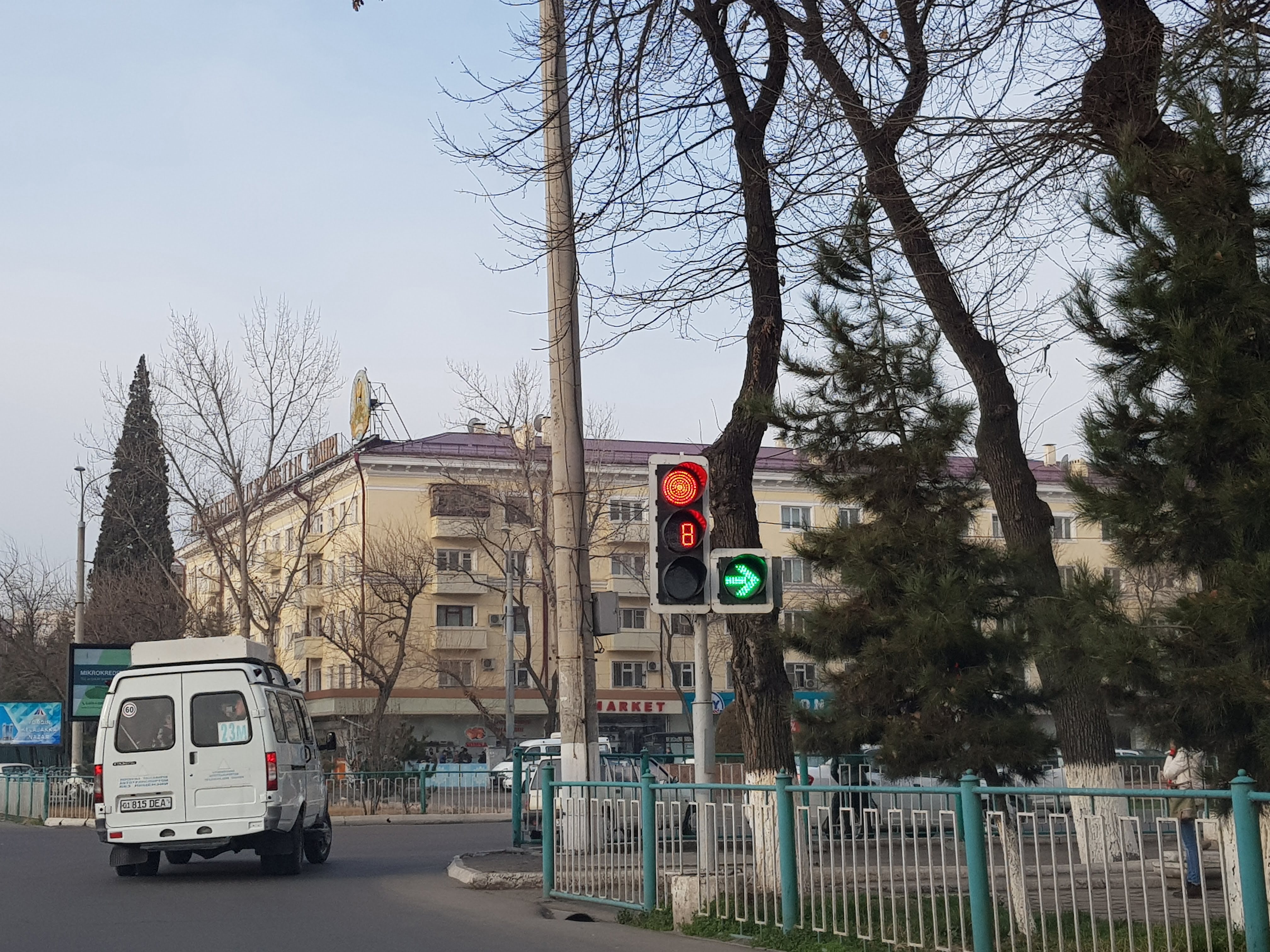 Светофор с таймером в Ташкенте