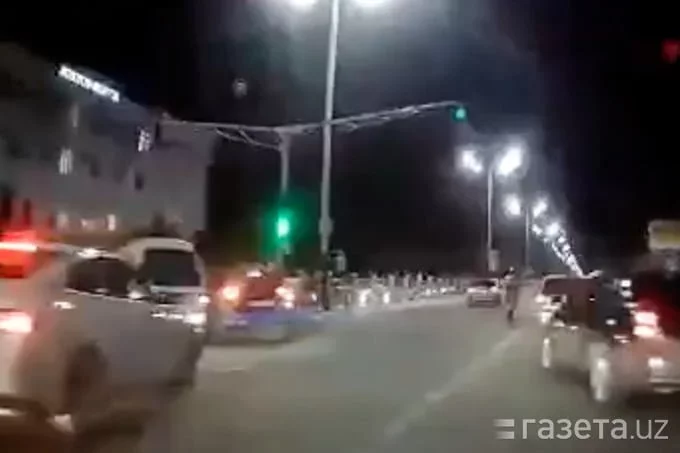 Сотрудник ГУВД сбил женщину, переходившую дорогу в неположенном месте Сотрудник ГУВД сбил женщину, переходившую дорогу в неположенном месте
