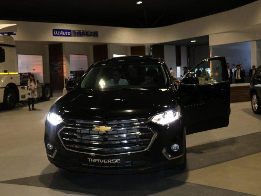 Показ Chevrolet Traverse в автосалоне GM Uzbekistan