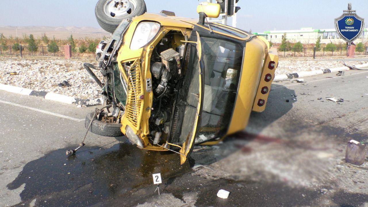 ДТП в Кашкадарье — Газель столкнулась с Lacetti. Водитель маршрутки погиб на месте, 6 человек находятся в реанимации