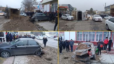 В Паркенте грузовик перевернулся и смял две легковушки Грузовик Howo, груженый землей, перевернулся и смял Spark и Lacetti.