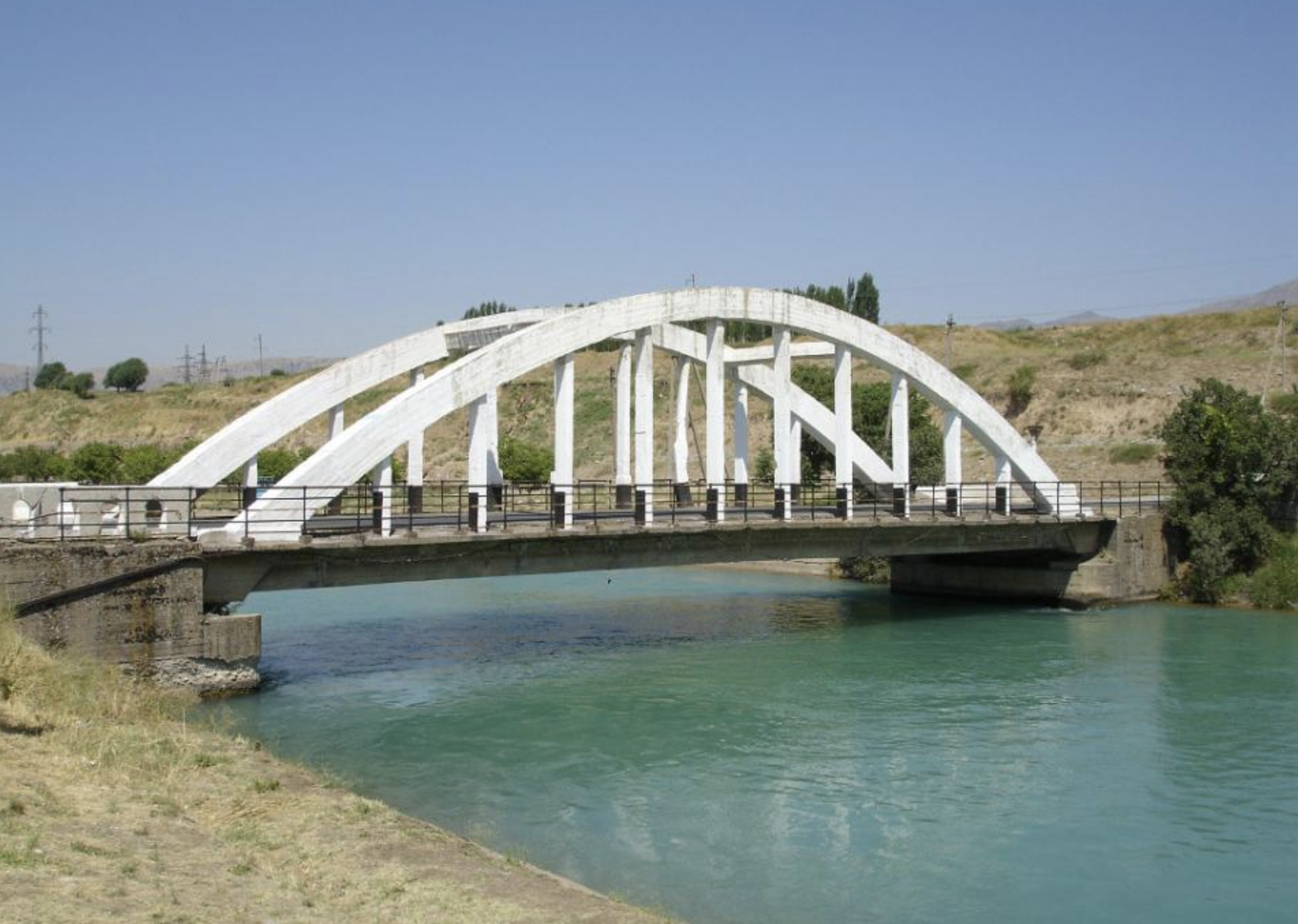 Горбатый мост в Газалкенте