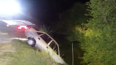 3 человека утонули в Нексии, которая упала в канал Два подростка и 29-летний мужчина погибли в результате падения автомобиля Nexia в канал в Самаркандской области. Водитель и один пассажир спаслись, водитель скрылся.