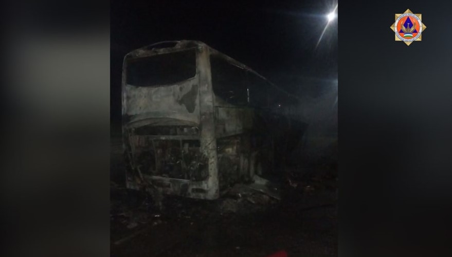 Автобус Ташкент-Нукус полностью сгорел