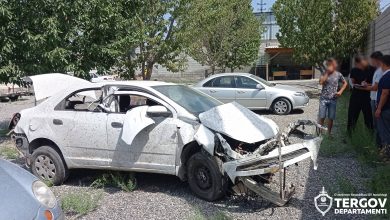 Девушка разбила угнанную машину