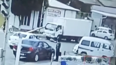 Жуткое видео: Водитель грузовика снес шлагбаум, который убил пожилую женщину