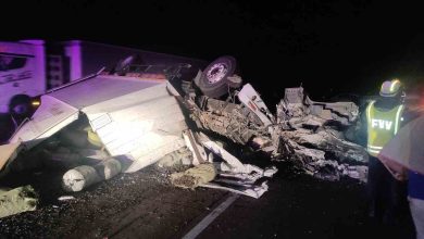 На Камчике грузовик врезался в бетонный отбойник. Два человека погибли На Камчике грузовик врезался в бетонный отбойник. Два человека погибли