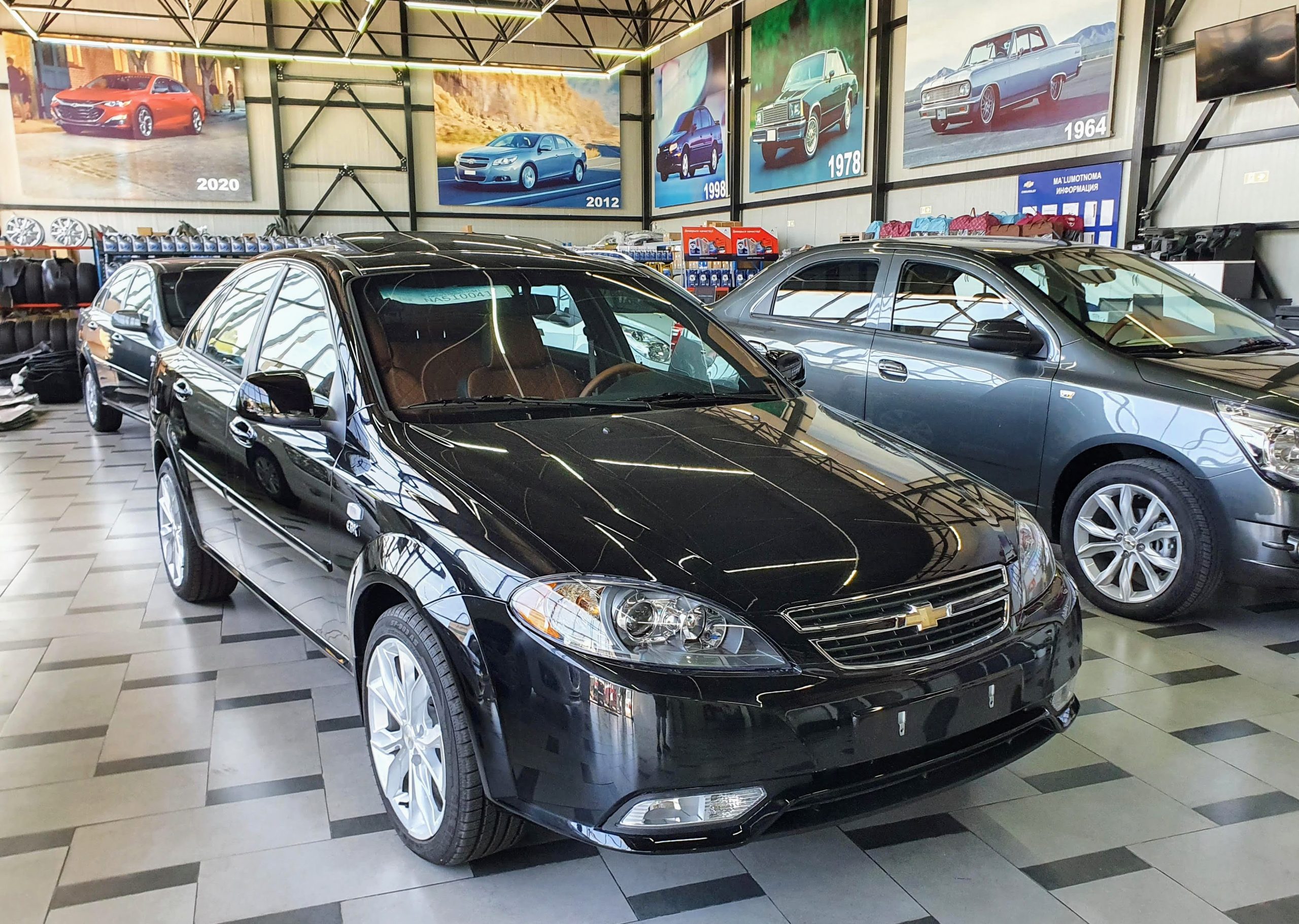 Тюнинг-версия Chevrolet Lacetti в автосалоне UzAuto Motors (GM Uzbekistan))