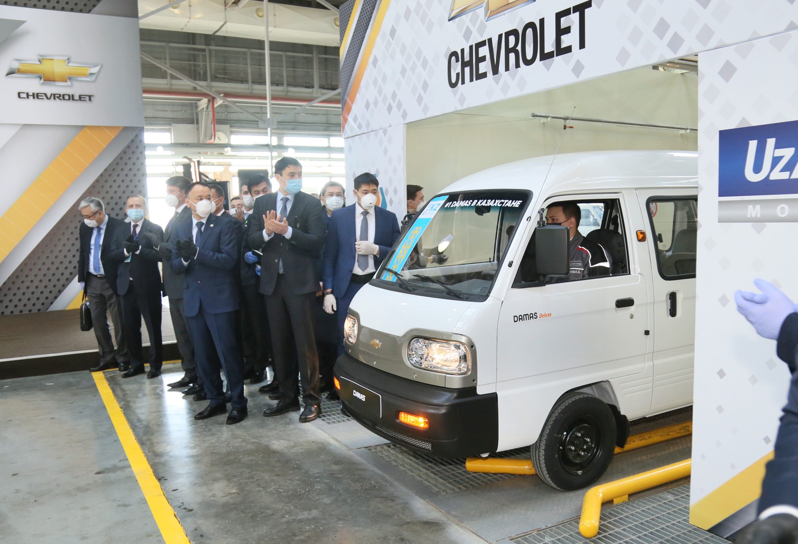Первый Chevrolet Damas сходит с конвейера в Костанае, Казахстан