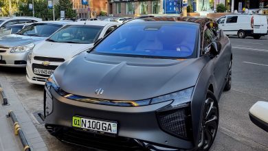 Президент поручил обеспечить население дешевыми электромобилями Электромобиль на парковке в Ташкенте