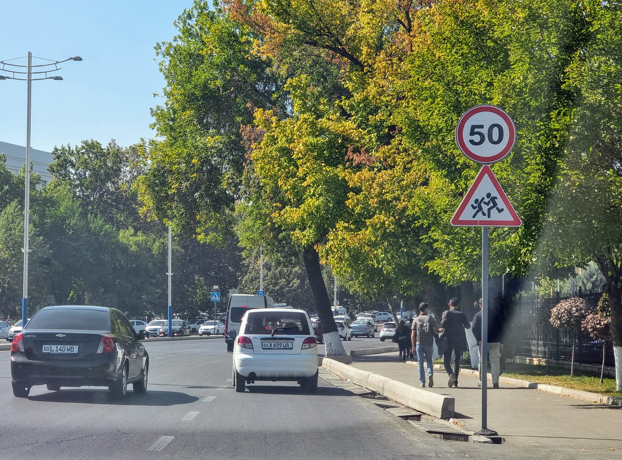 Скорость движения автомобилей в Ташкенте ограничат до 50-60 км:ч
