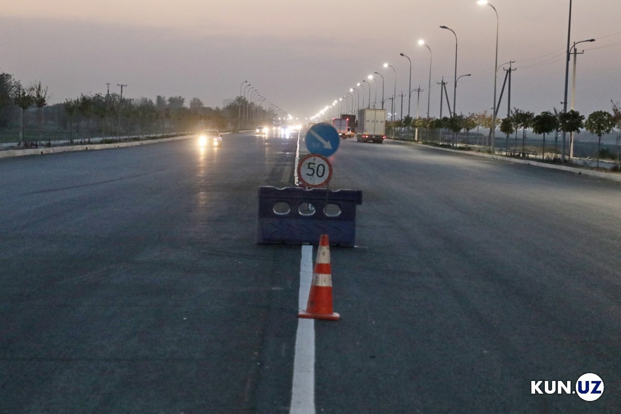 На месте аварии, в которой погибли 5 человек, задним числом установили освещение и знаки о ремотных работах На месте аварии, в которой погибли 5 человек, задним числом установили освещение и знаки о ремотных работах