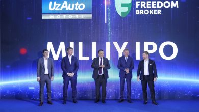 Спрос на акции UzAuto Motors оказался очень низким Организаторы IPO UzAuto Motors (слева направо): первый замглавы АО «Узавтосаноат» Азизбек Шукуров, председатель правления АО «Узавтосаноат» Шавкат Умурзаков, заместитель министра финансов Одилбек Исаков, генеральный директор UzAuto Motors Бо Инге Андерссон, исполнительный директор Freedom Broker Евгений Можейко