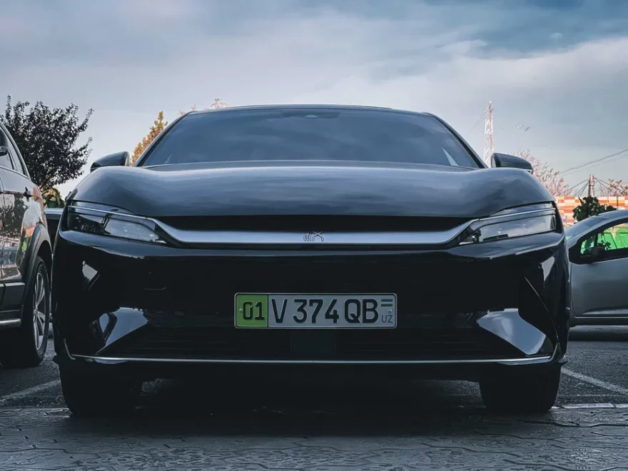 Электромобили BYD vs авто UzAuto Motors в Узбекистане: популярные модели в 2025 году - 2 BYD Han в Ташкенте