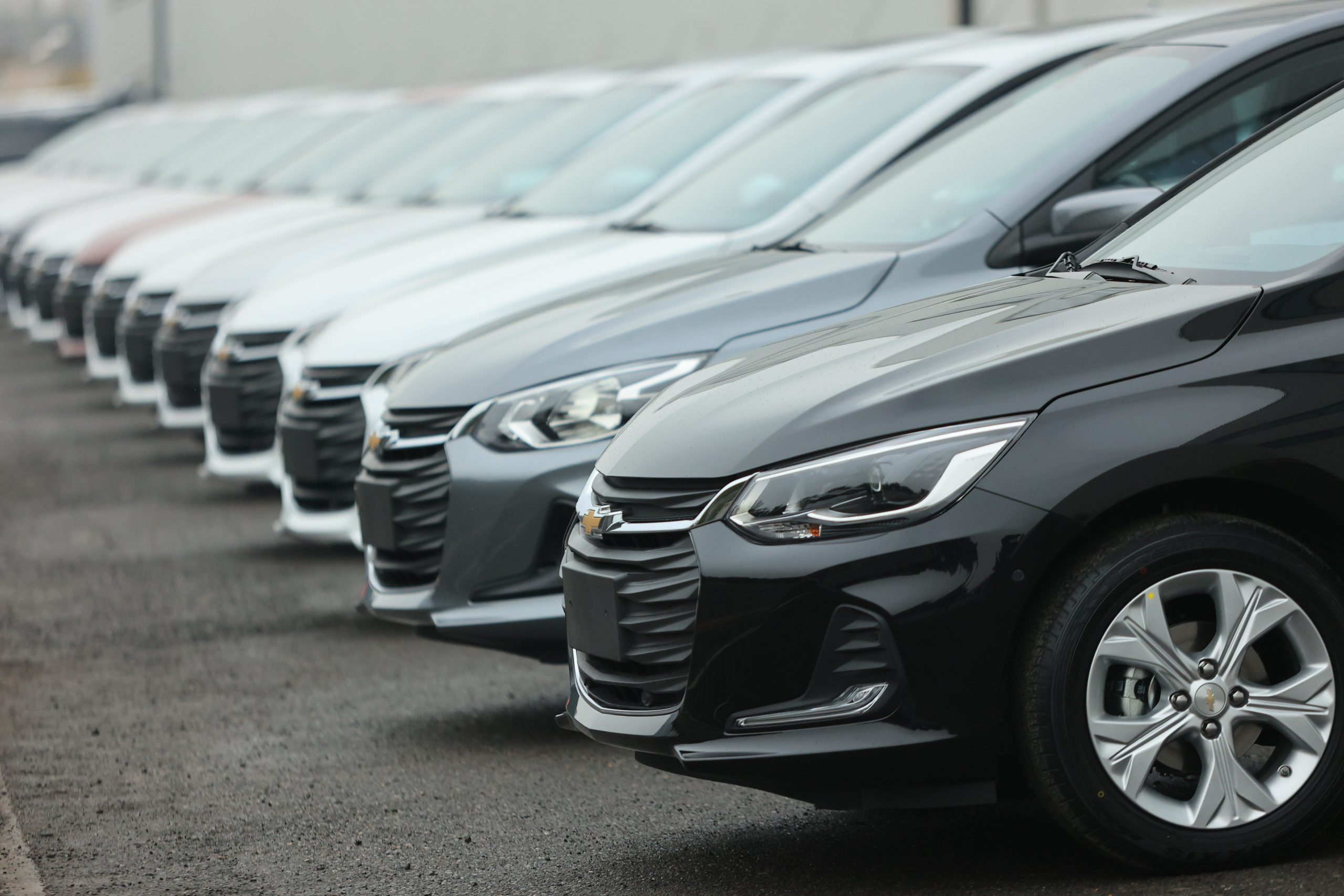 Chevrolet Onix на стоянке завода UzAuto Motors