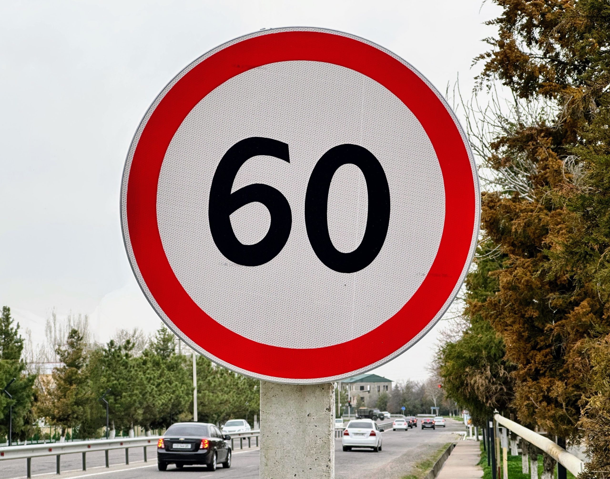 В Узбекистане с 1 апреля максимальная скорость снижается до 60 км/ч в Ташкенте, Нукусе и областных центрах