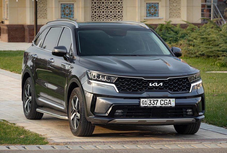 Рассрочка и автокредит на Kia в Узбекистане: условия автосалонов и банков - 7 Серый Kia Sorento с узбекскими номерами