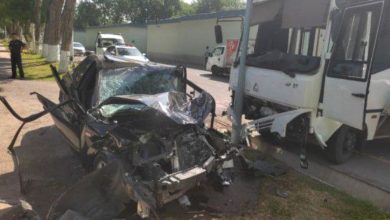 Водитель Lacetti разбился в ДТП с автобусом