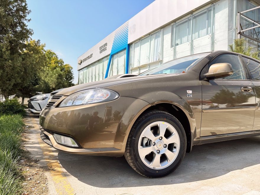 Katta kokrak bilan porno