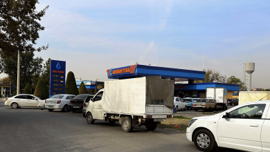 В Ташкенте начались очереди за бензином Очередь за бензином АИ-80 в Ташкенте на АЗС Узбекнефтегаз