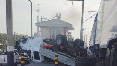 Газель перевернулась на железнодорожном переезде Газель перевернулась на железнодорожном переезде