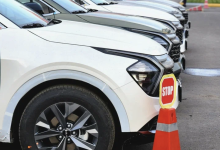 Kia Sportage на стоянке автосалона в Ташкенте