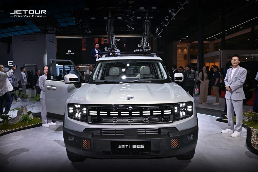 Jetour T1 дебютировал на автосалоне в Шанхае 2025 года: новый ориентир в сегменте легких внедорожных кроссоверов, привлек внимание всего мира - 2