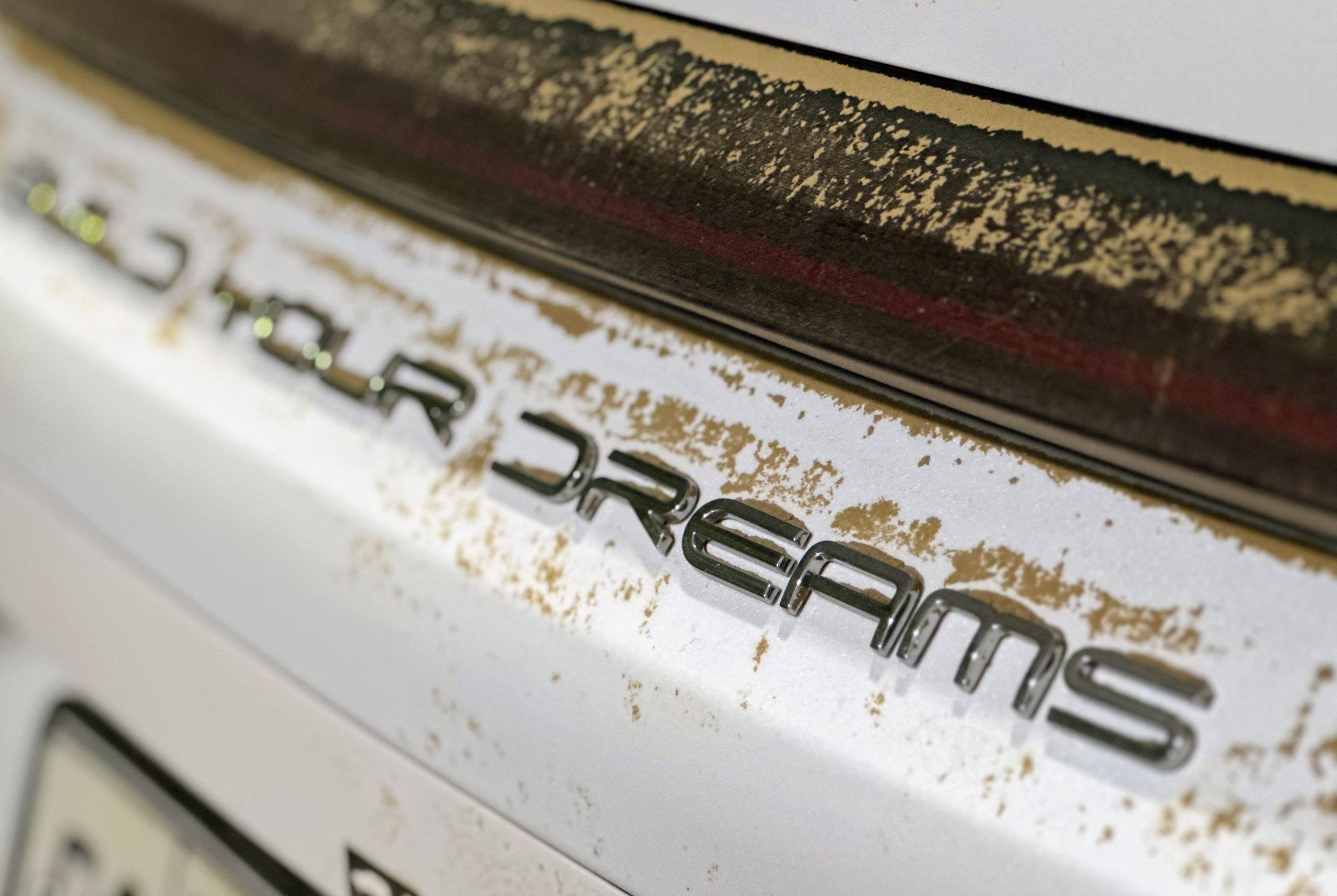BYD замедляет производство в Китае Тысячи BYD пылятся на складах в Китае