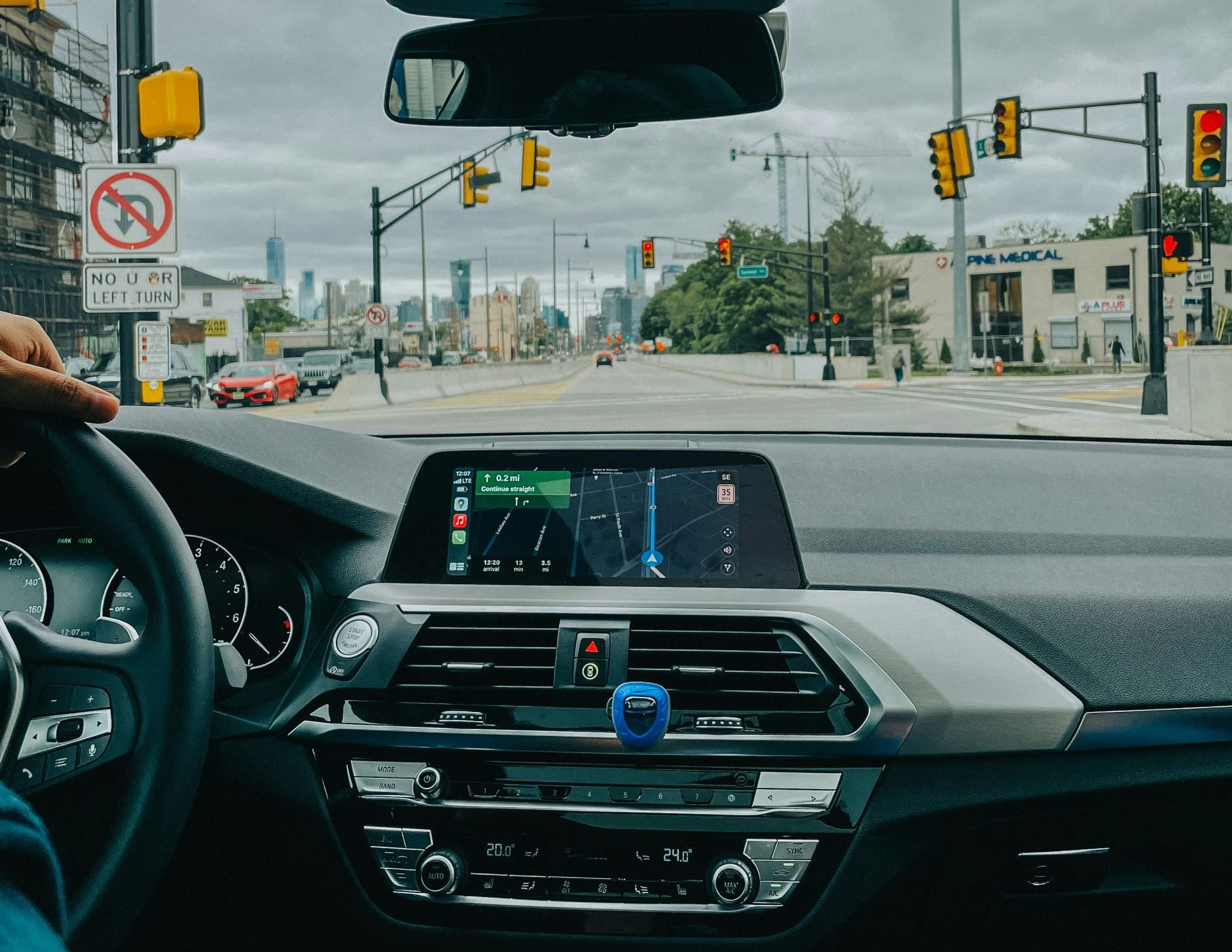 CarPlay vs Android Auto: Which One Should You Choose - 2 CarPlay vs Android Auto: Which One Should You Choose - 2