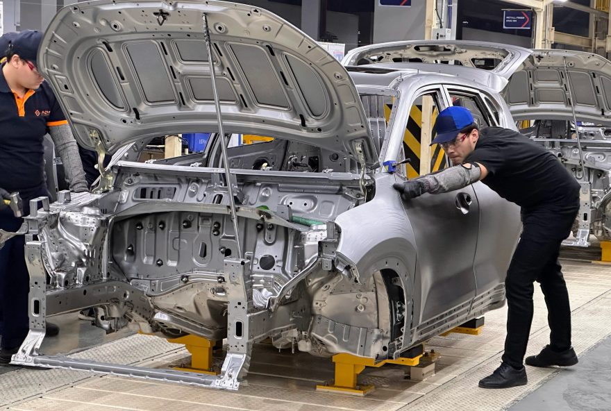 ADM Jizzakh: как производят автомобили в Узбекистане - 4 Проверка кузова перед отправкой на покраску