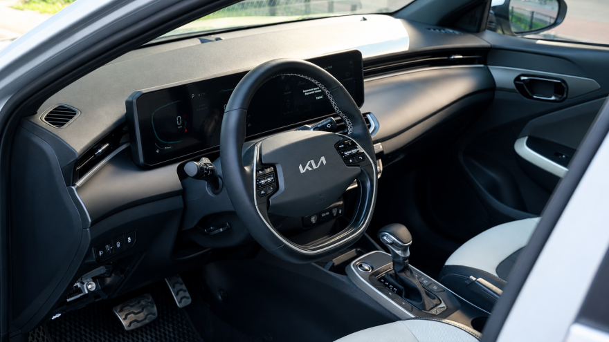 Чем отличаются комплектации Kia K3 - 4 Интерьер Kia K3 GT Line