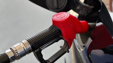 Заправка бензином на АЗС в Ташкенте