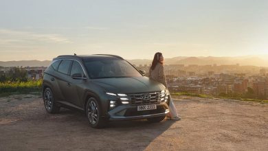 Беспроцентная рассрочка на Hyundai в Узбекистане - 2 Hyundai Tucson на закате над городом