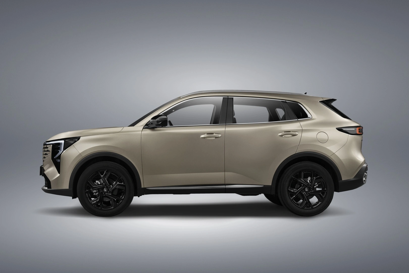 Беспроцентная рассрочка на Changan CS55 Plus FL - 1 Бронзовый Changan CS55 Plus FL сбоку