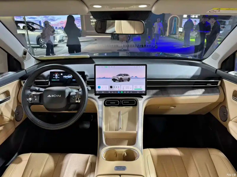 GAC Aion i60 narxi Oʻzbekistonda: 2027-yil modeli, elektr va gibrid, yurish masofasi, kamchiliklari - 6 GAC Aion i60 saloni: 14,6 dyuymli ekran va asboblar paneli