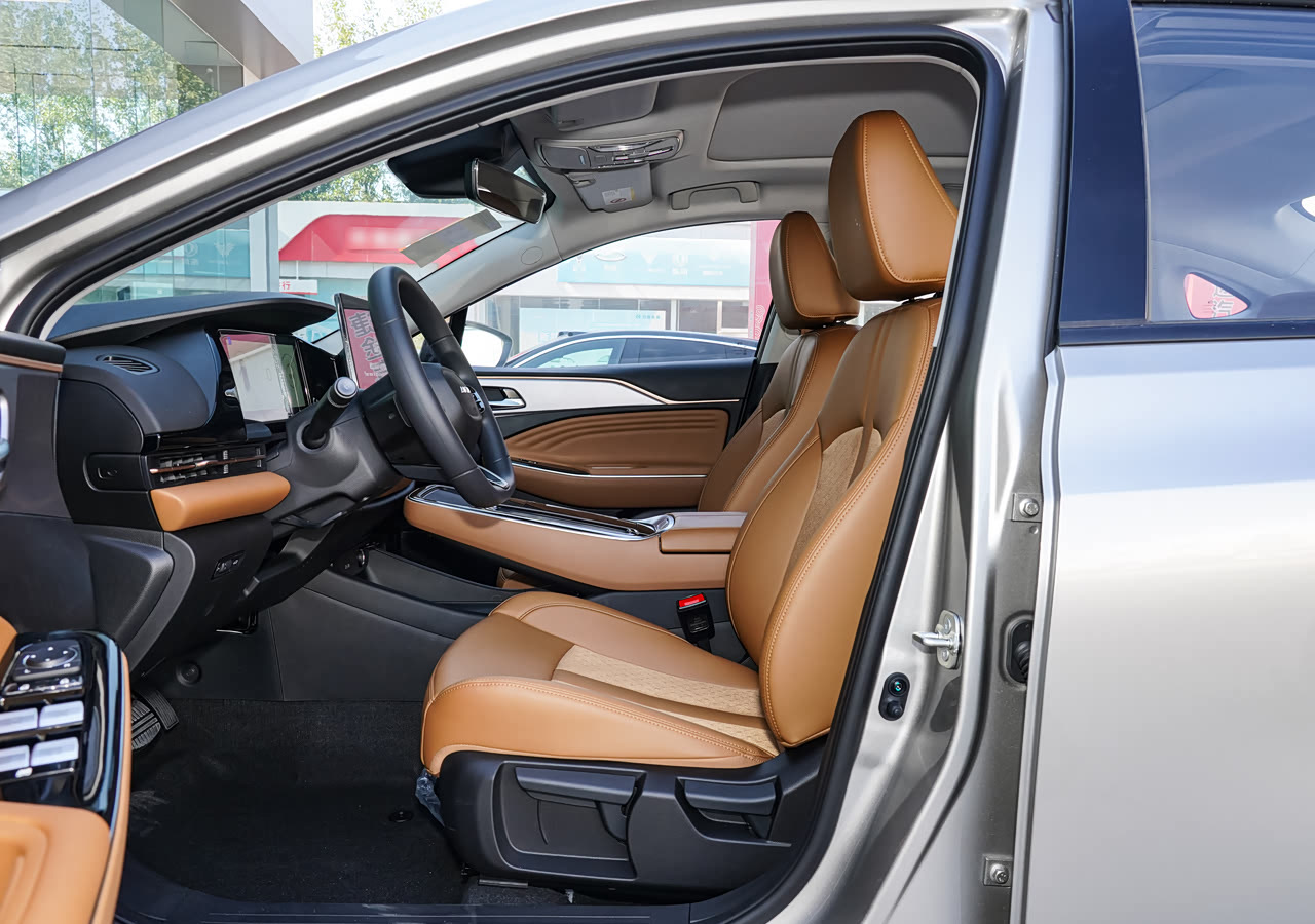 GAC Aion S Plus: цена в Узбекистане и характеристики - 6 Передние кресла GAC Aion S Plus