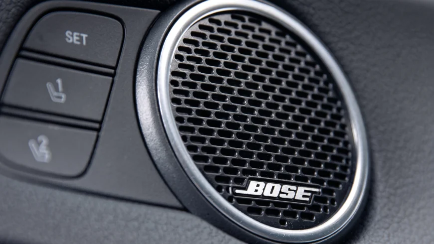 Динамик Bose и кнопки подогрева сидений Hyundai SONATA