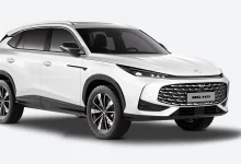 Кроссовер MG HS белого цвета