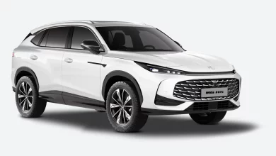 Кроссовер MG HS белого цвета