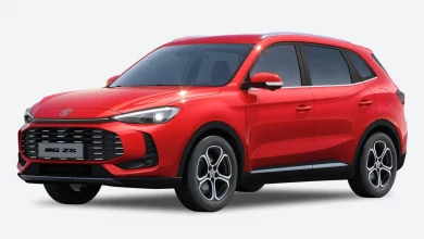 Кроссовер MG ZS красного цвета