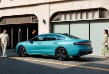 Volkswagen Passat Pro у здания